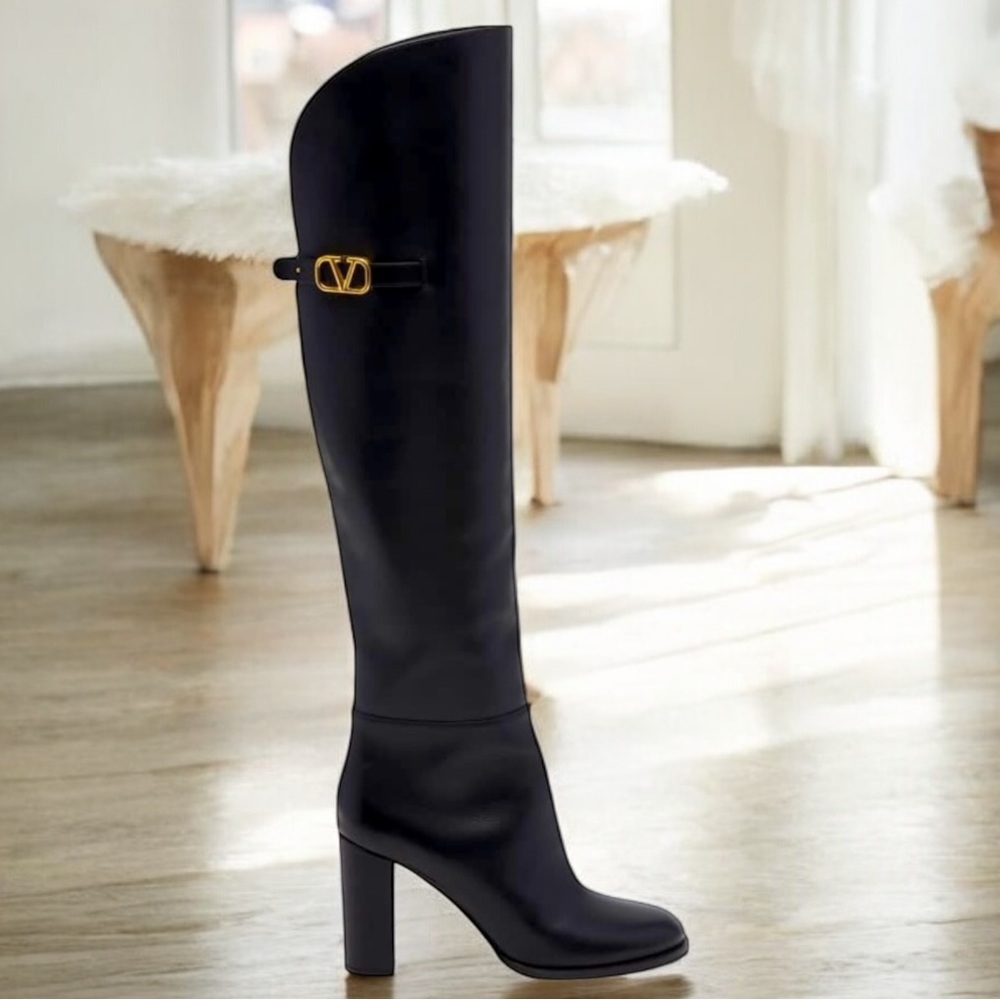 Valentino Garavani Vlogo Signature Over D Knee Leather Boot